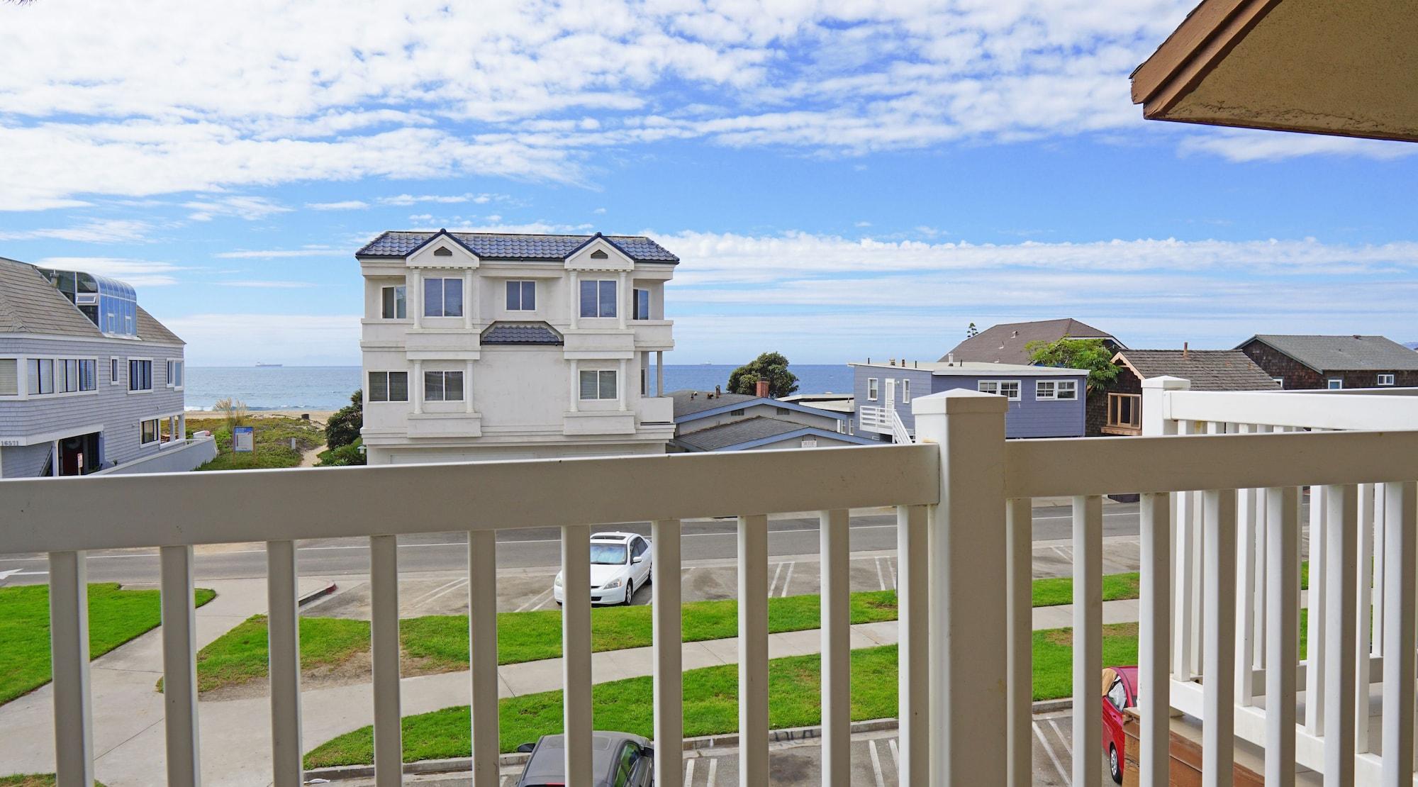 Ocean Surf Inn & Suites Huntington Beach Exterior photo